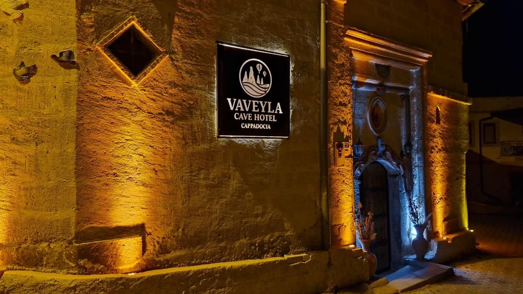 Vaveyla Cave Hotel
