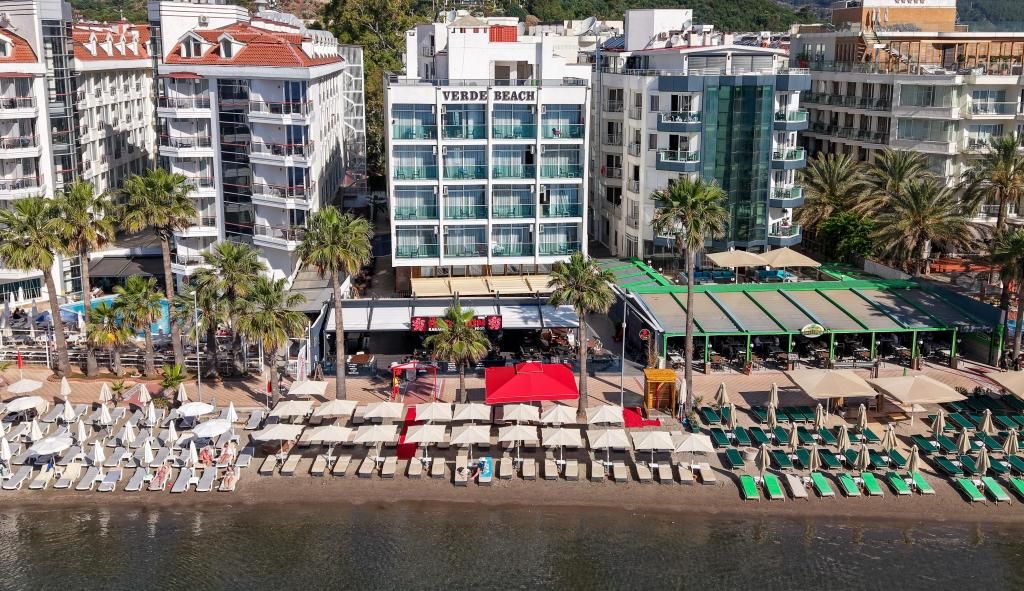 Verde Beach Hotel +16