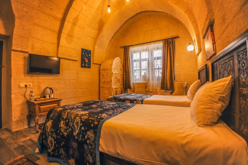 Vintage Cave House — 7