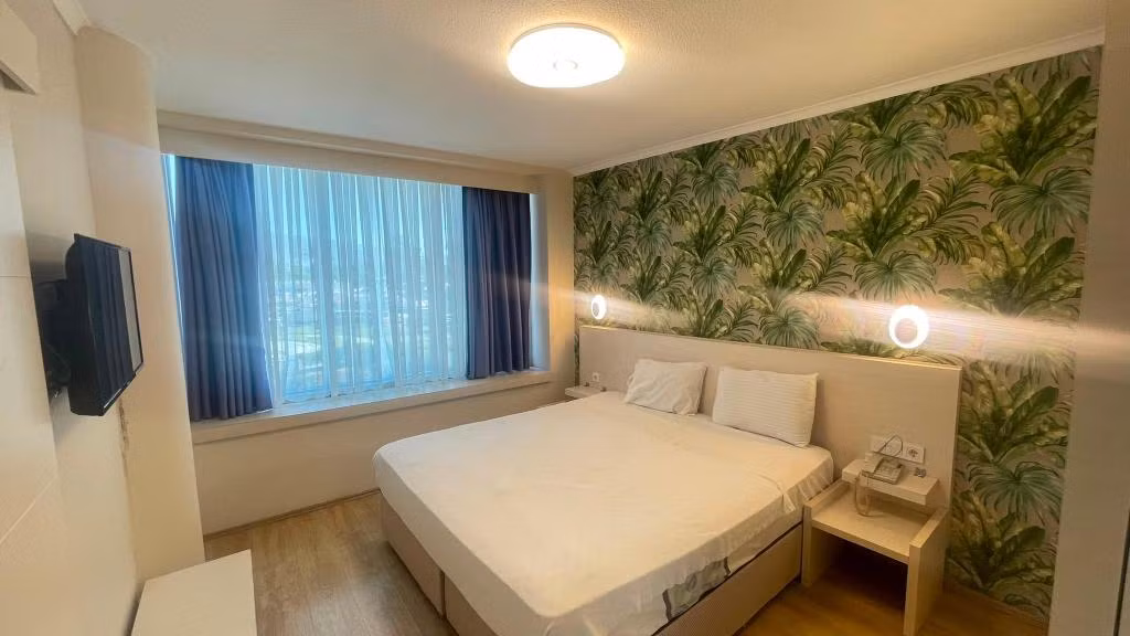 Walk In Hotel — 9