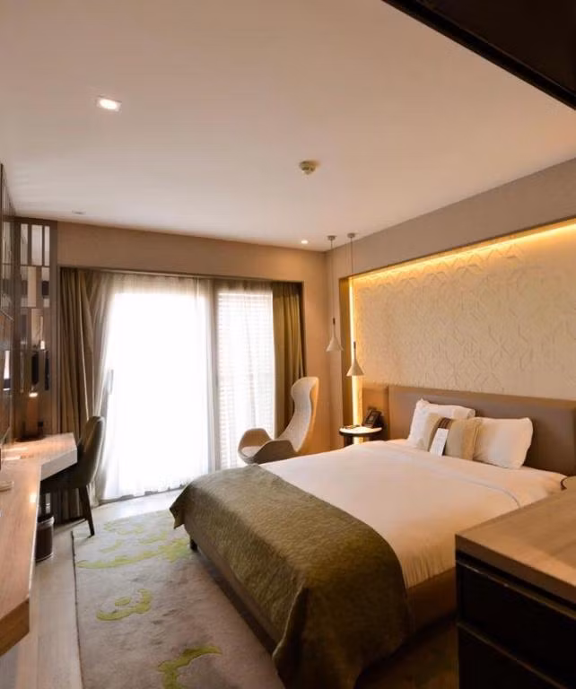 Waxwing Hotel — 4