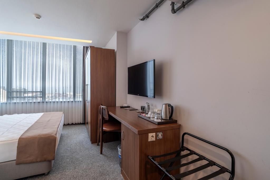Ween Otel — 6