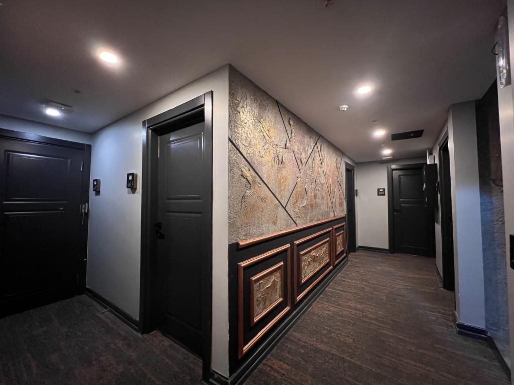 White Corner Hotel — 8