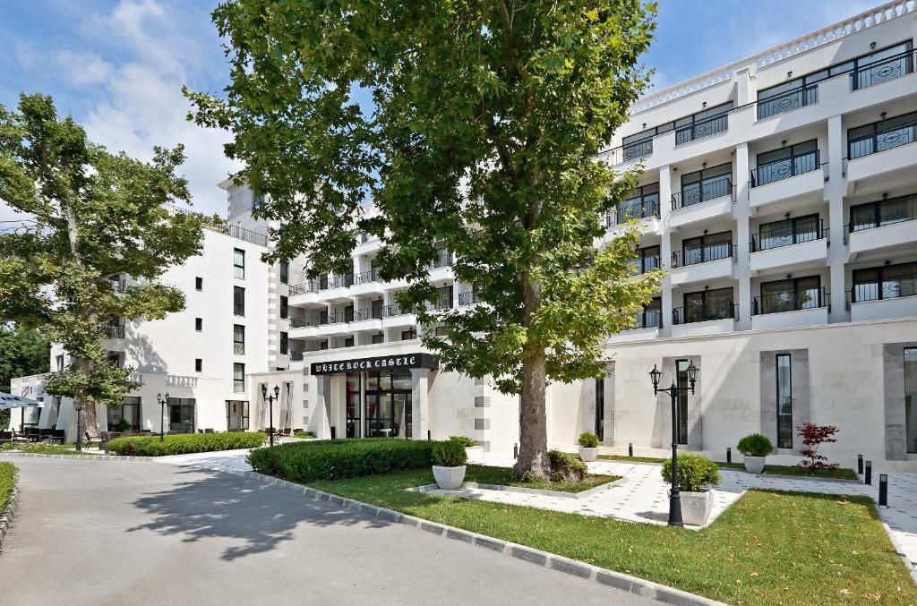 White Rock Castle Suite Hotel and Wellness Club