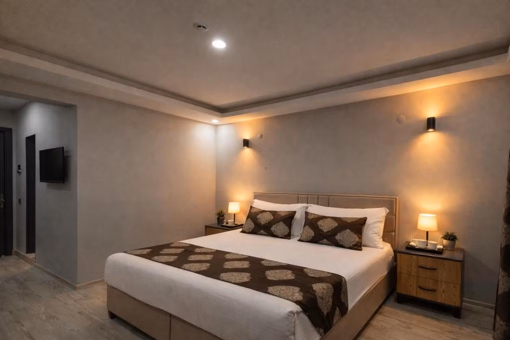 Whitestone Hotel  — 5