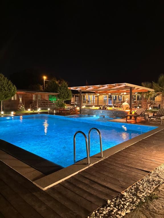 WoodenTowns Bungalows Hotel