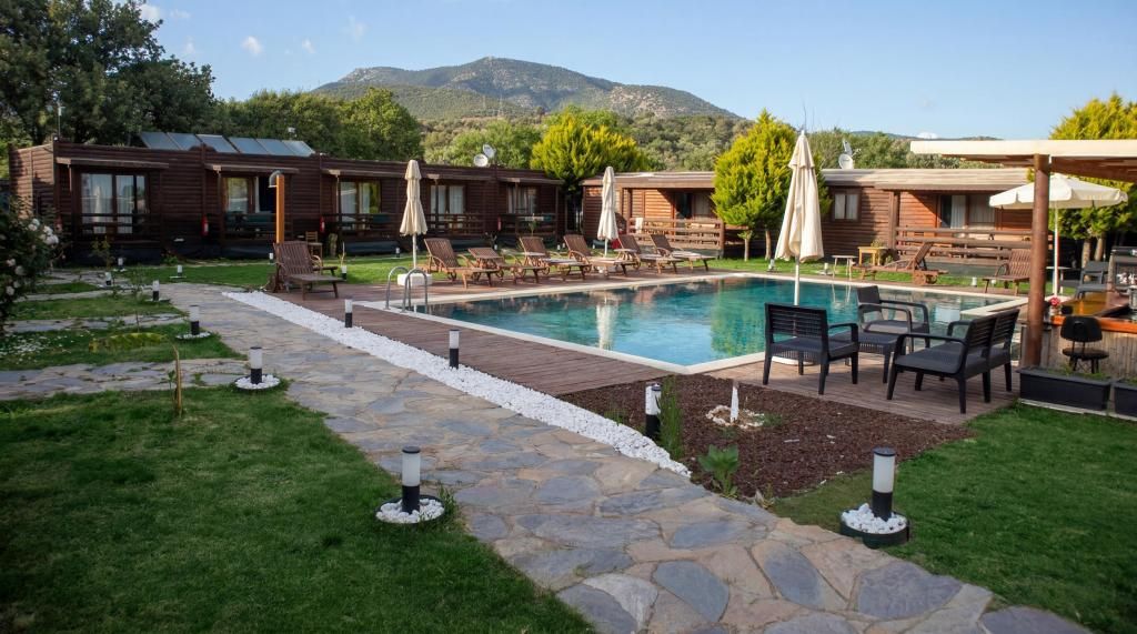 WoodenTowns Bungalows Hotel