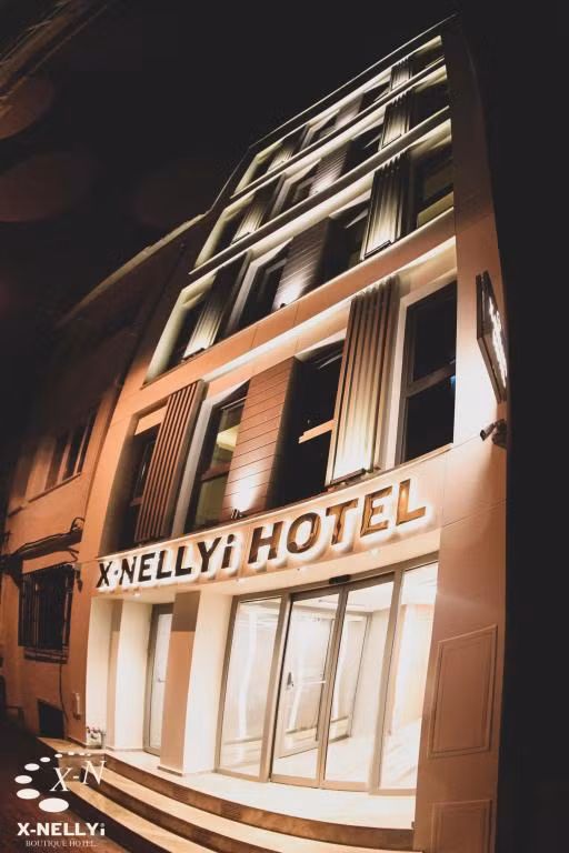 X-Nellyi Hotel — 2