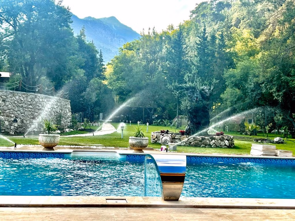 Yusalis Garden Hotel — 8
