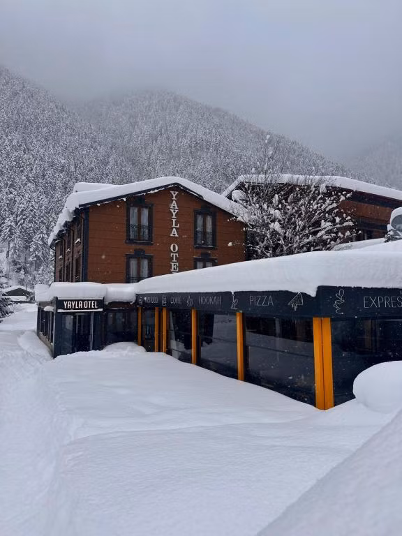Yayla Otel Uzungöl — 2