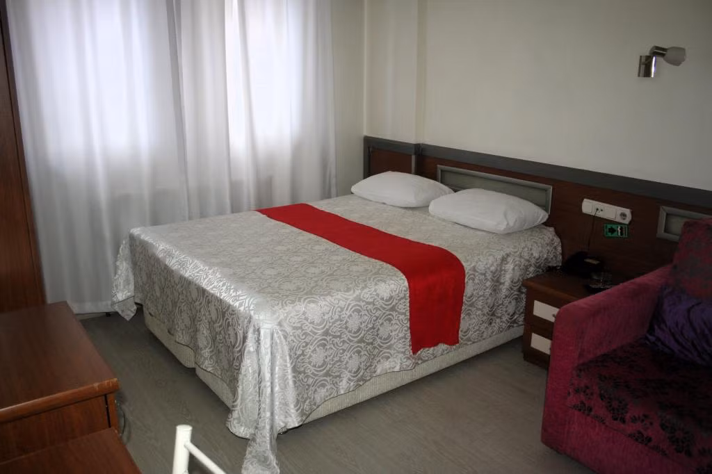 Yeni Köşk Esra Otel — 2