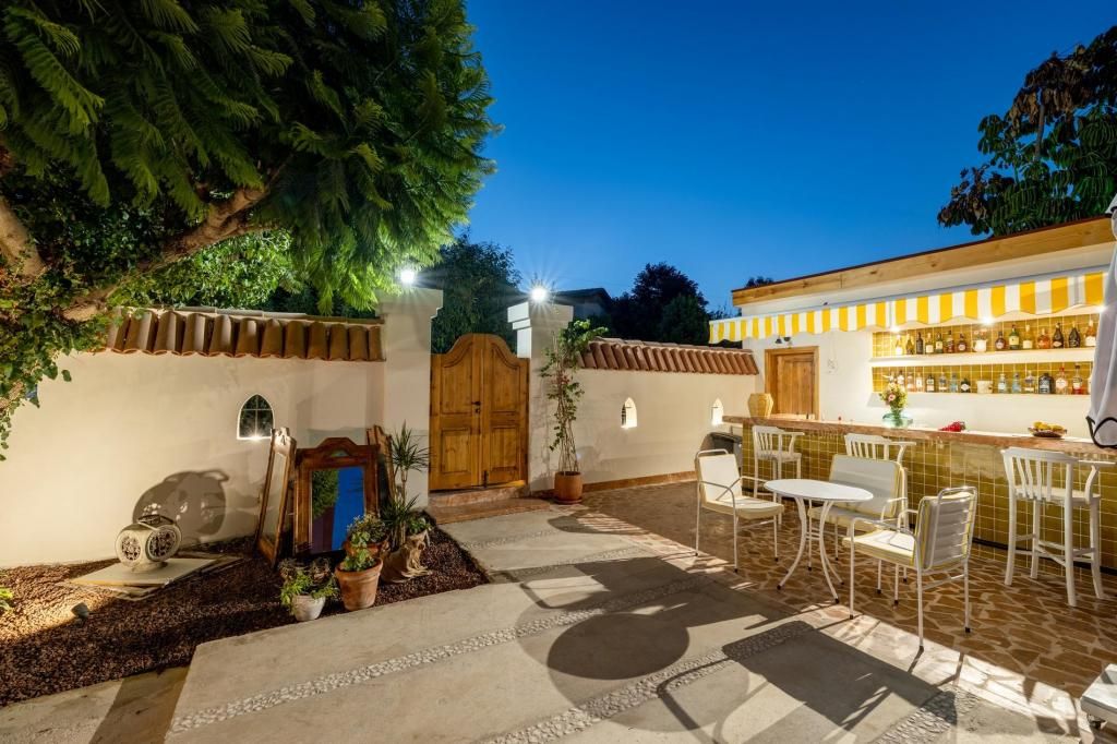 Yonca Anjelika Otel +12 — 8
