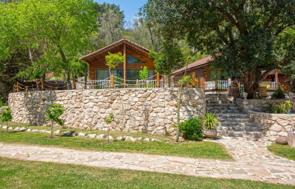 Yusalis Garden Hotel — 3