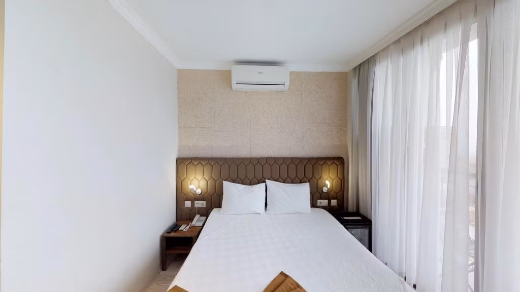 Patron Hotel — 6