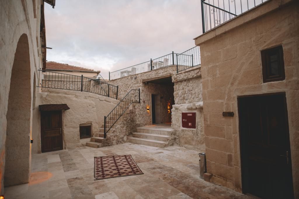 Daphne Cave Hotel — 8