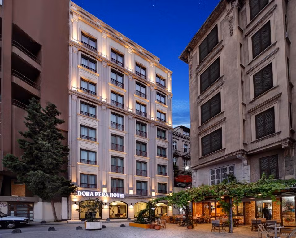 Dora Pera Hotel