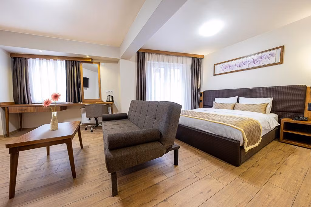 Madeen City Hotel  — 8