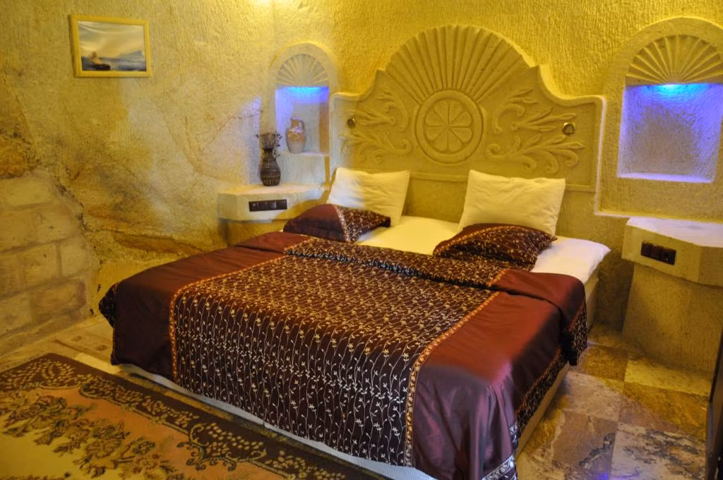 Dilek Tepesi Cave Hotel — 4