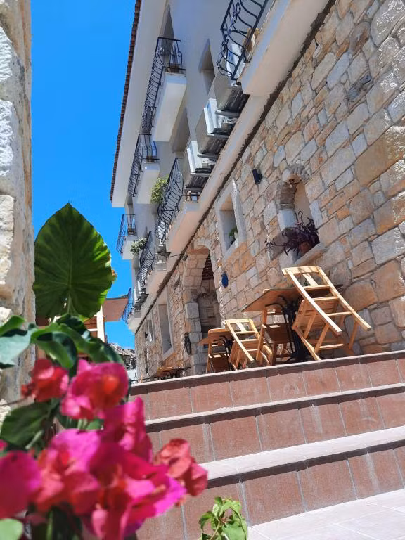 Adil Otel Çeşme — 8