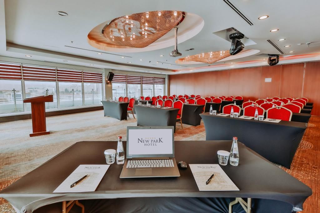 New Park Hotel  — 9