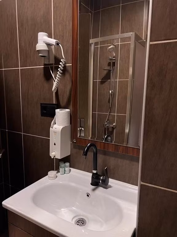 Grand 53 Hotel — 7