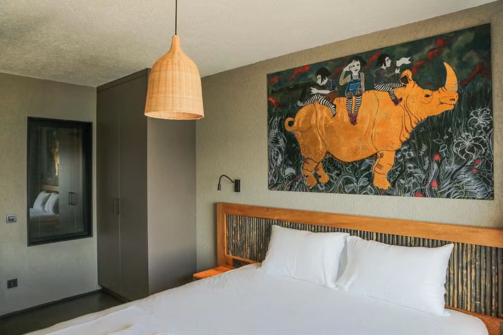 Surfer Caravan Gastro Pub & Suites — 4