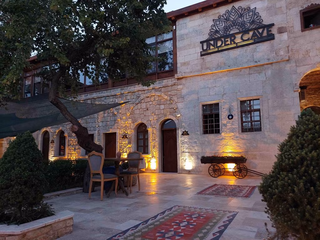Under Cave Hotel — 8