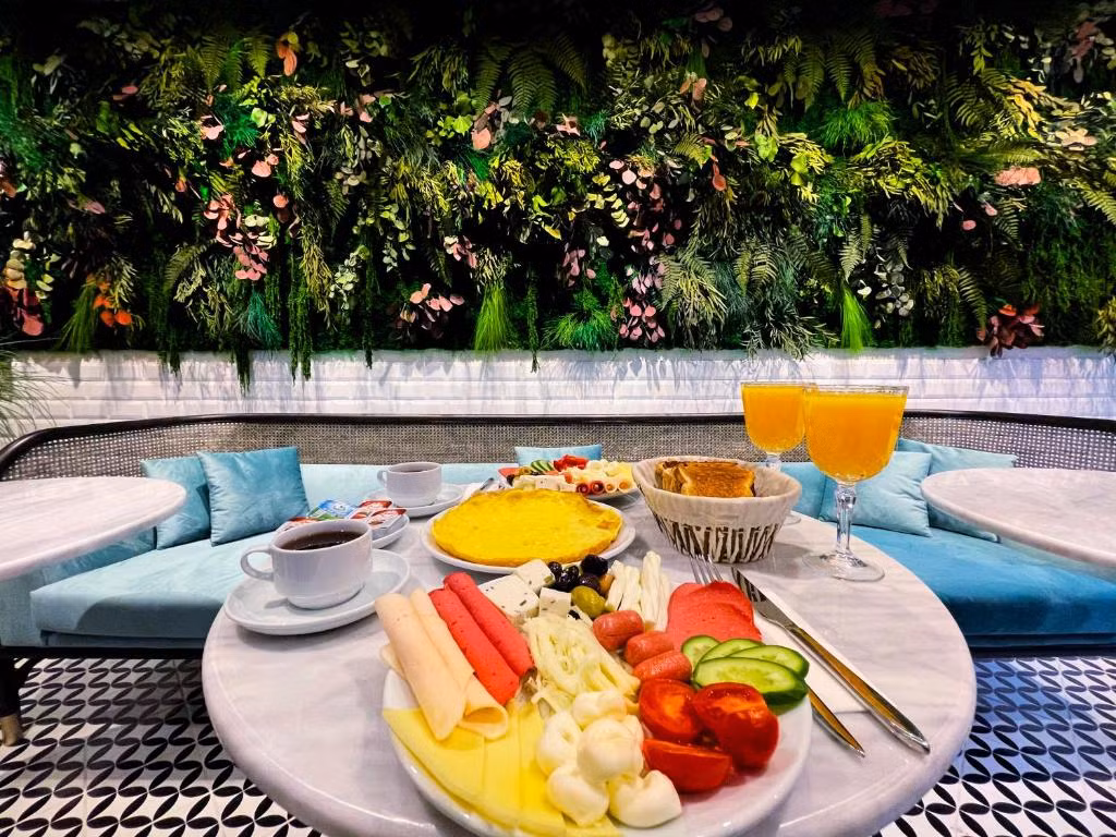 Weingart Hotel — 7