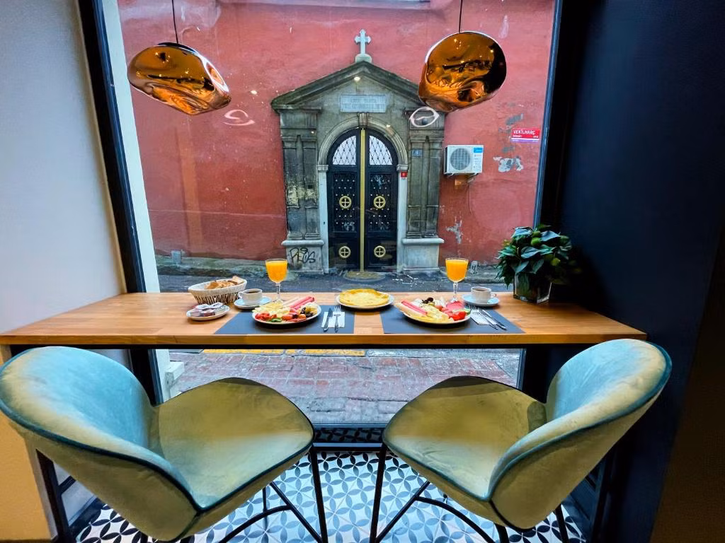 Weingart Hotel — 8