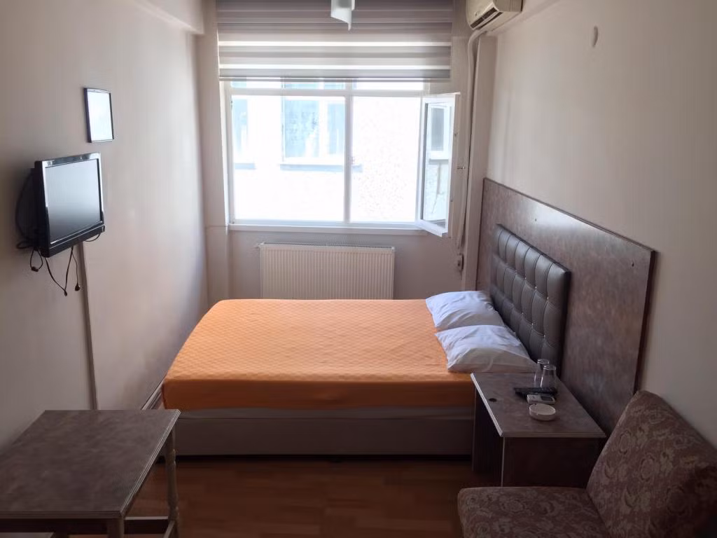 Otel Sarı — 9