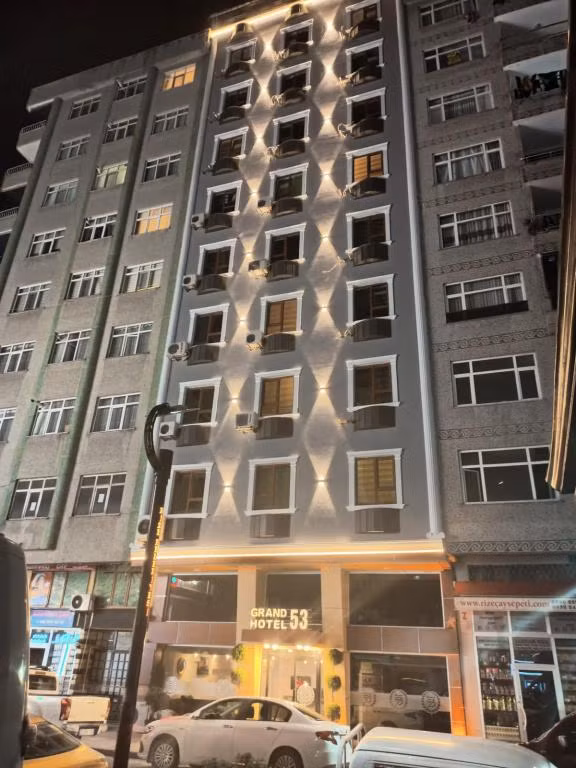 Grand 53 Hotel — 3