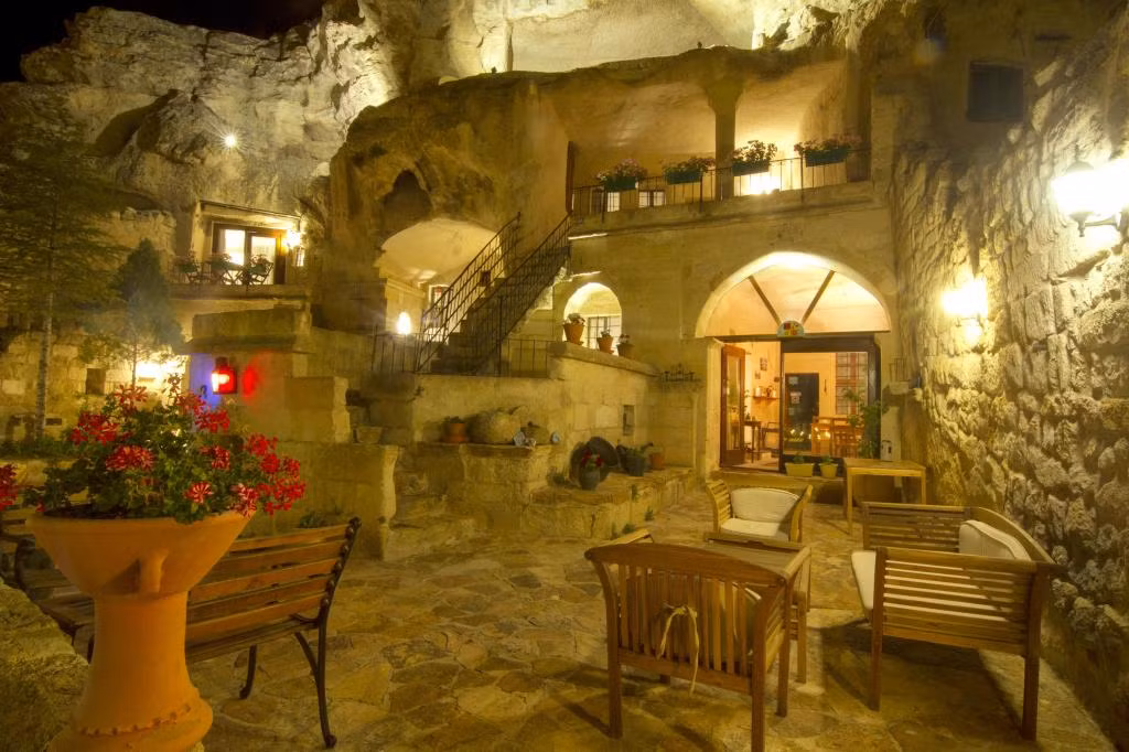 4 Oda Cave House — 3
