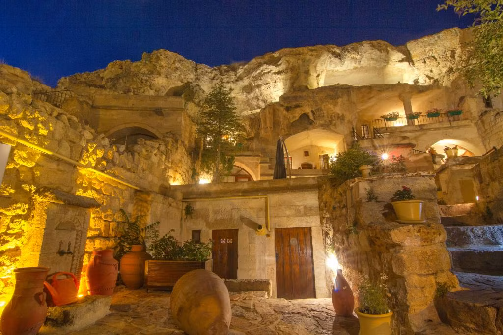 4 Oda Cave House — 6