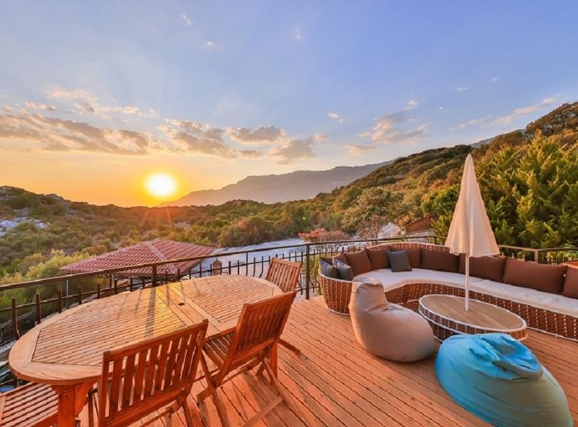 Hill House (Adults Only +14) | Etstur