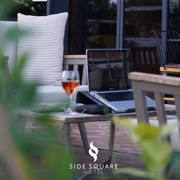 Side Square Hotel +16 — 3