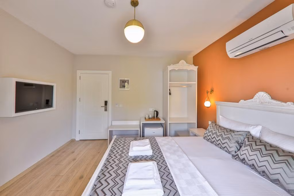 Lora Kaş Hotel — 2