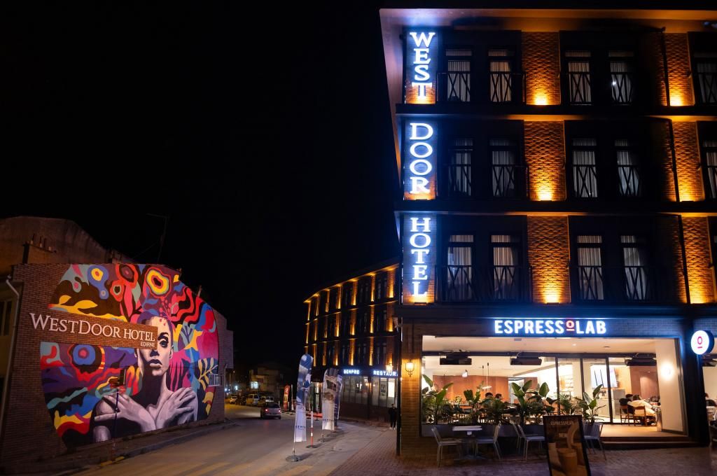 Westdoor Hotel — 4