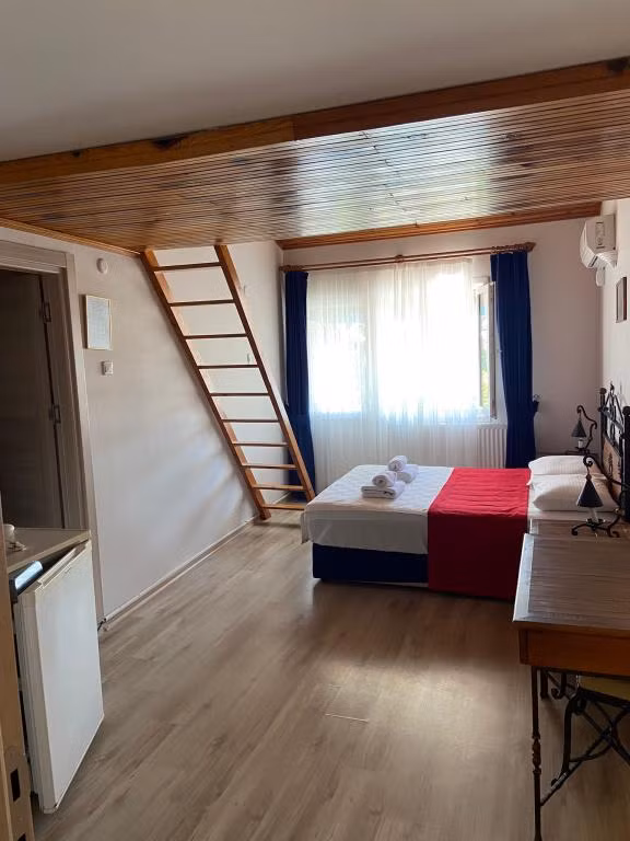 Naz Hotel Yeni Foça — 8