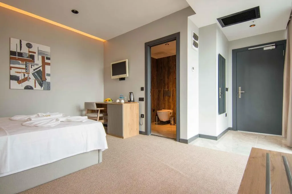 Sherlock Homes Hotels — 7
