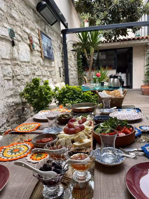 Saklı Taş Konak Hotel Urla — 7