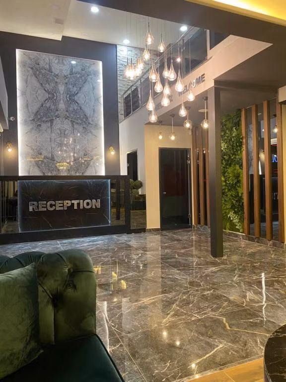Grand Zara Hotel — 4