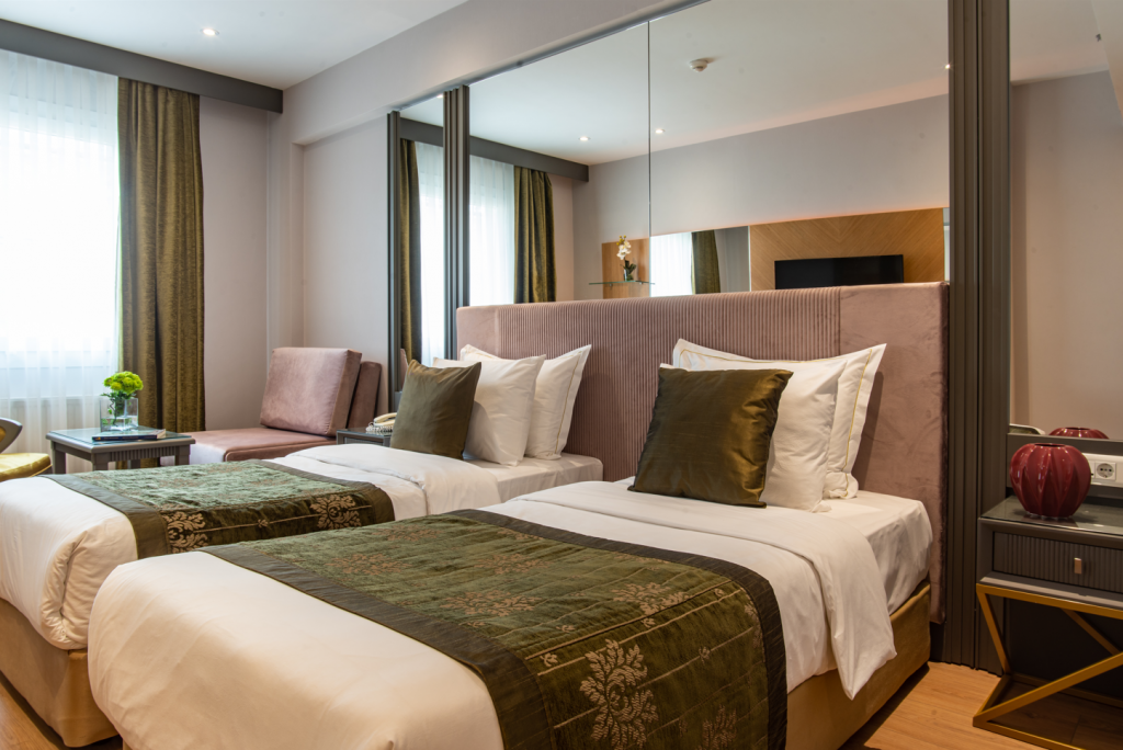Oran Hotel — 3