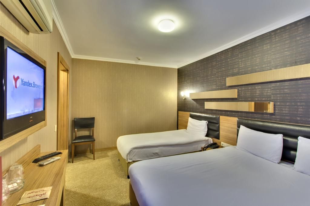 Hotel Antroyal — 3