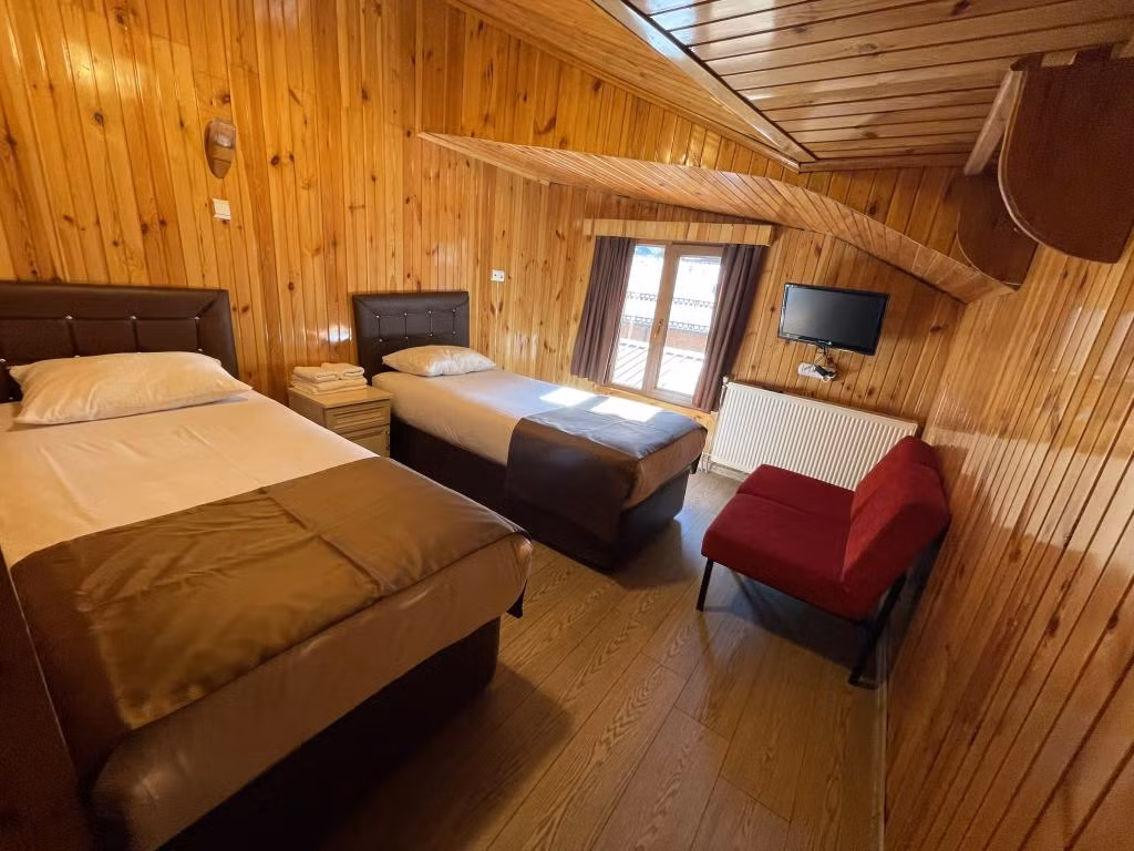 Özkan Otel Uzungöl — 9