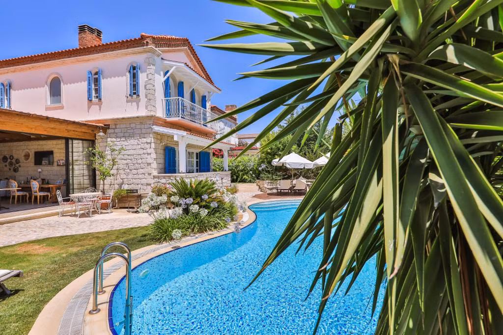 Cumbalı Konak Alaçatı (+12) — 4
