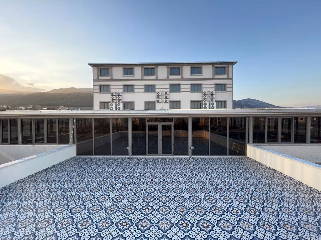 Nikopolis Hotel — 2