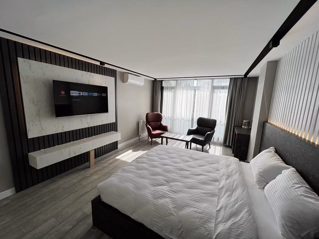 Bala Hotel  — 7