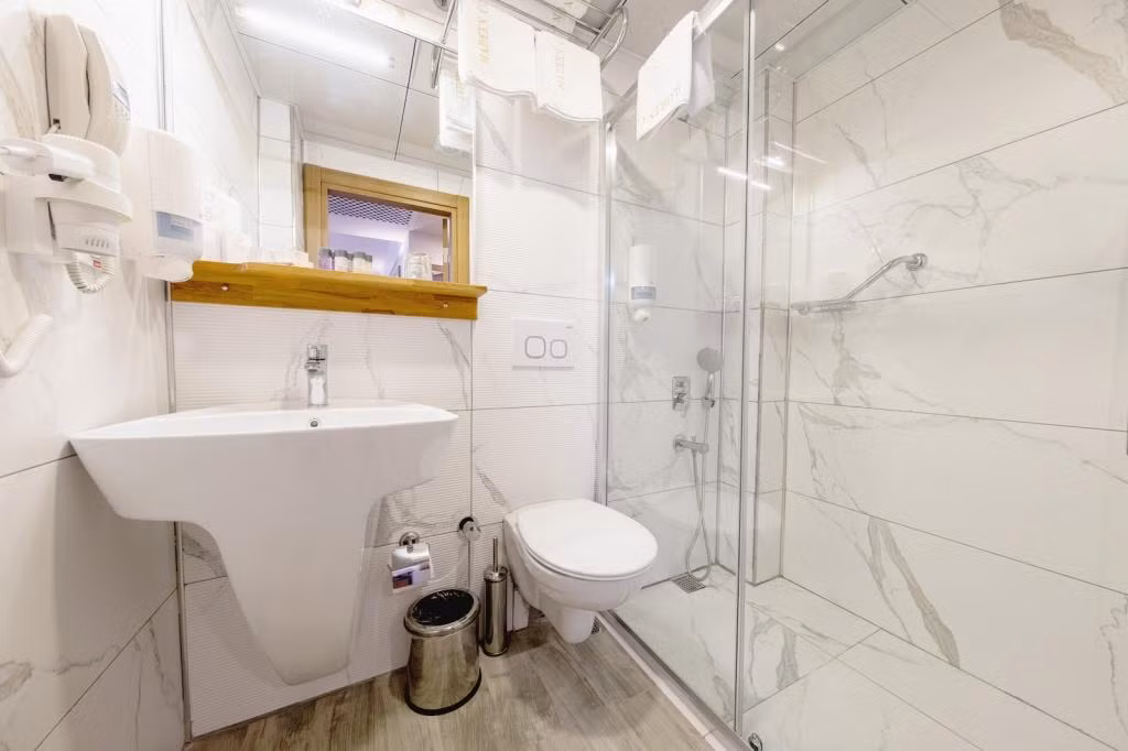 Madeen City Hotel  — 4