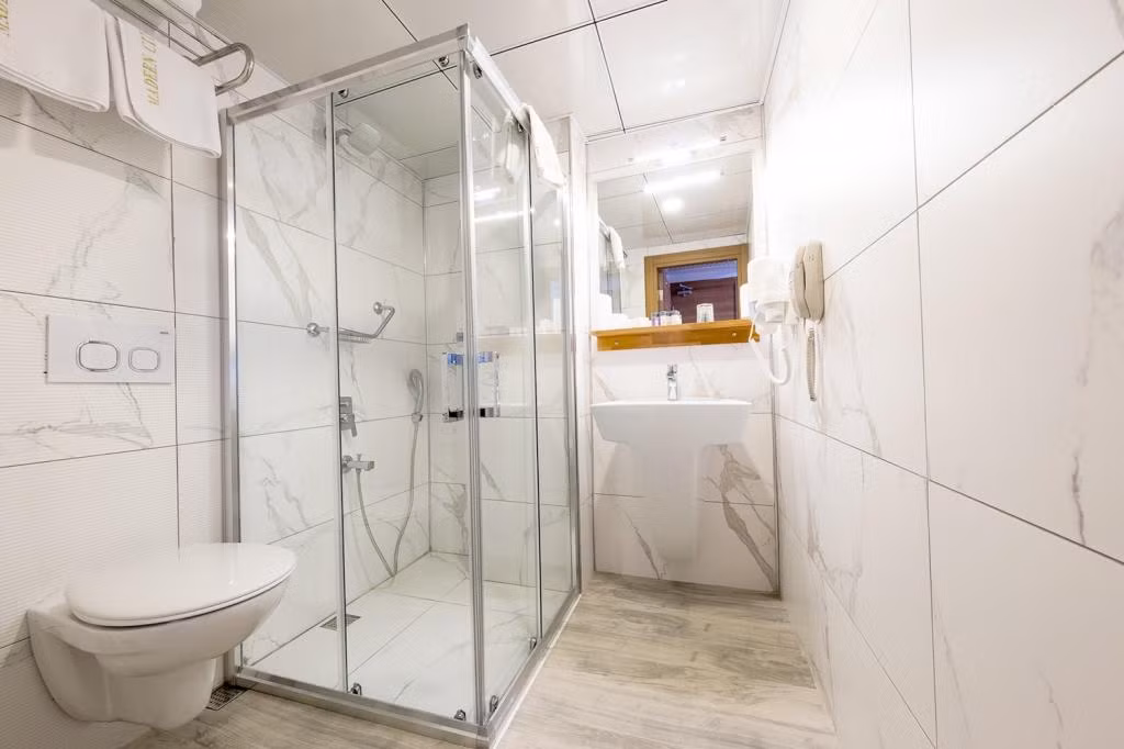 Madeen City Hotel  — 5