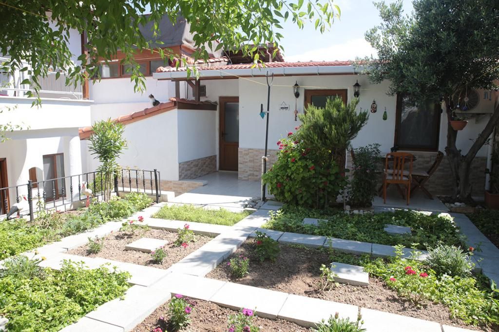 Akar Konuk Evi — 3